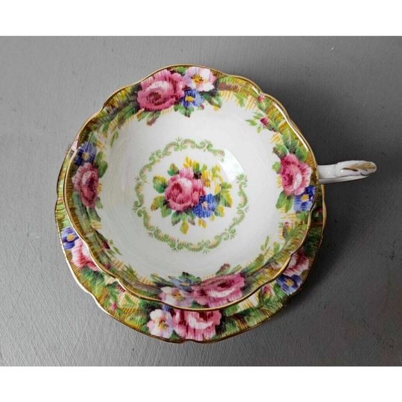 Tea cup and Saucer, Vintage Paragon, Tapestry Rose, Pink Cabbage Roses - Picture 5 of 9